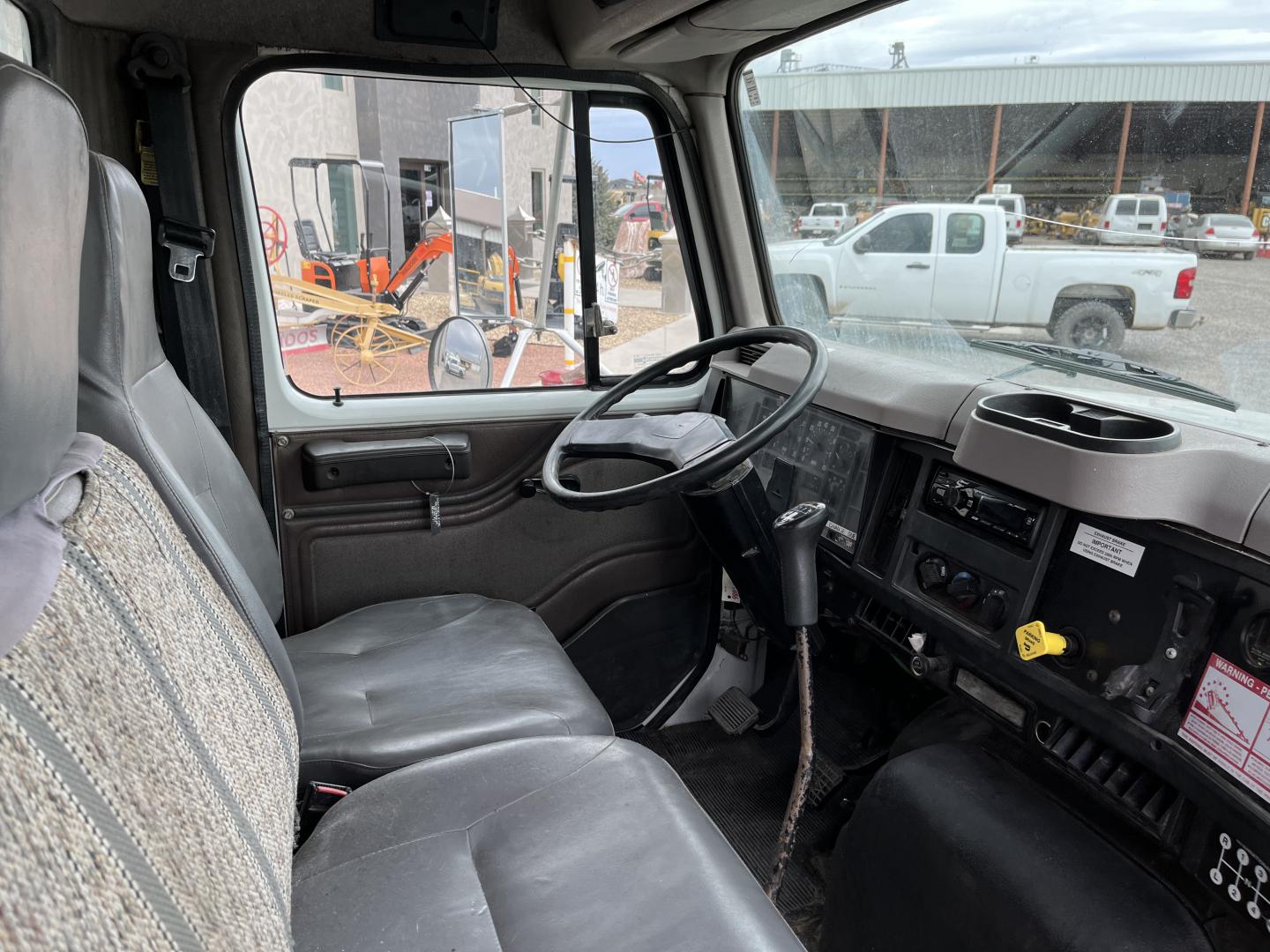 ./imagenes/INVOICE/2019/17377/CAMION INTERNATIONAL 4700 4X2 CON BANDA TRANSPORTADORA (17).JPG